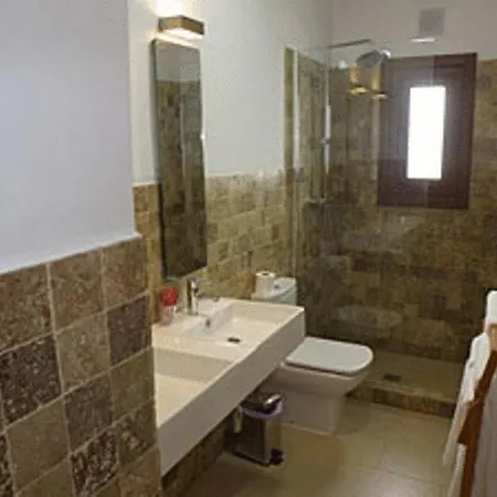 Extramuros كونيل ذي لا فرونتيرا